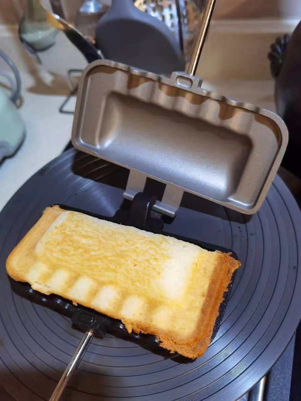 🔥 VARMT SALG 50% - Dobbeltsidig sandwich-bakeform