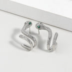 Smart ormformad öronklämma i silver 🐍
