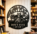 💀🍺 Morsom mannehule-dekorasjon med «This Is My Happy Place»