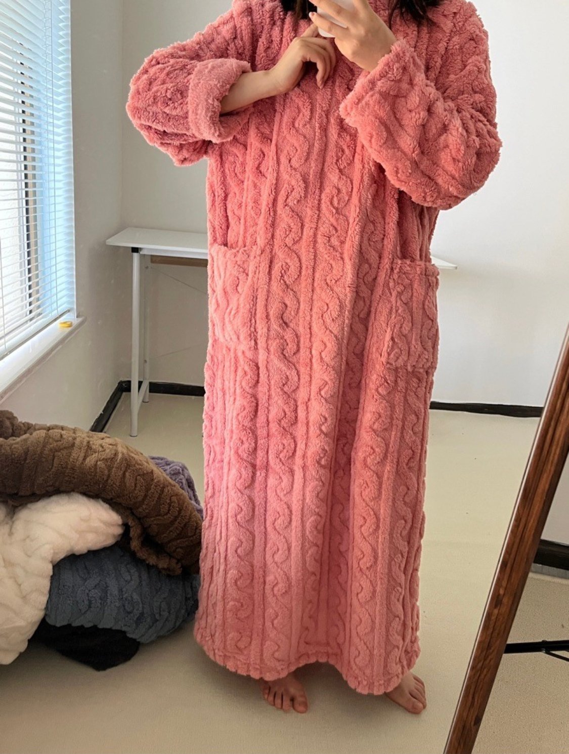 💟En varm present🎀Vinterkläder i korallrosa sammet🔥