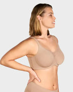 Elegant, genomskinlig, heltäckande plus size-bh för kvinnor