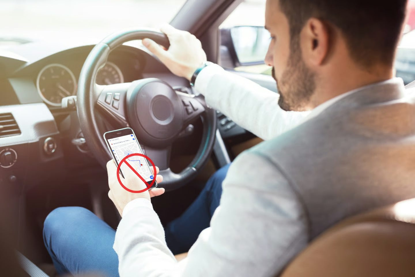 🔥360° justerbar mobiltelefonholder til dashbordet i bilen📱Fungerer med alle mobiltelefoner