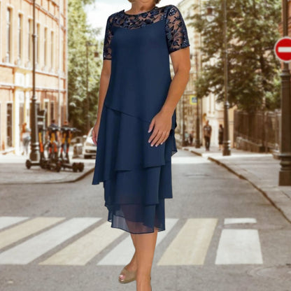 🌸Damklänning i lager-på-lager-mesh med A-linjeform👗✨