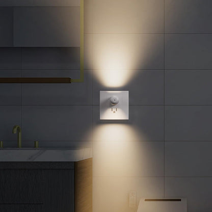 Smart LED-nattlampa för vägguttag med automatisk dimmer（🎁 Köp 1 – Få 1 Gratis!）