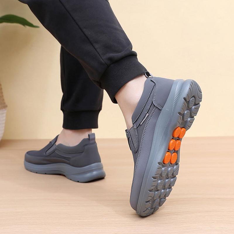 👟50% RABATT NU! ✨ Ortopediska Andningsbara Slip-On-Sneakers för Män - Stödjer Sulgång med Minnesskuminsatser för Bekväm Heltidsanvändning 🏃‍♂️💨
