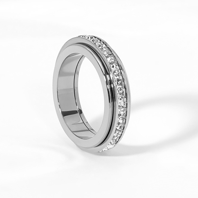 💍 60% RABATT! ✨ ROTERANDE TITANRING - Zirkoniumkristall och antistressdesign, justerbar och lätt, elegant present till honom/henne 🌟🛒