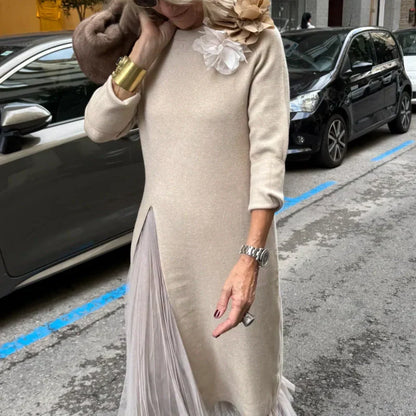 Elegant stickad midiklänning för damer med slits på sidan