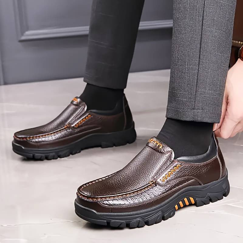 👞 60% RABATT! ✨ Lätta Halkfria Andningsbara Retro Affärsskor för Män – Bekväma, Tidlös design & Perfekta för kontoret 🚶